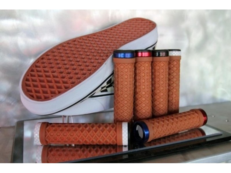 Грипсы ODI Vans® Lock-On Grips, Limited Edition, Gum with Checkerboard White Clamps